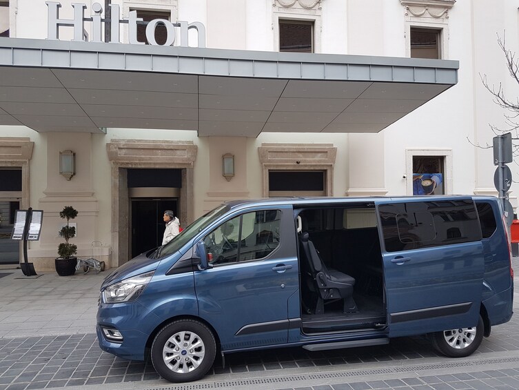 Transfer from Vienna to Budapest with a Bratislava tour 