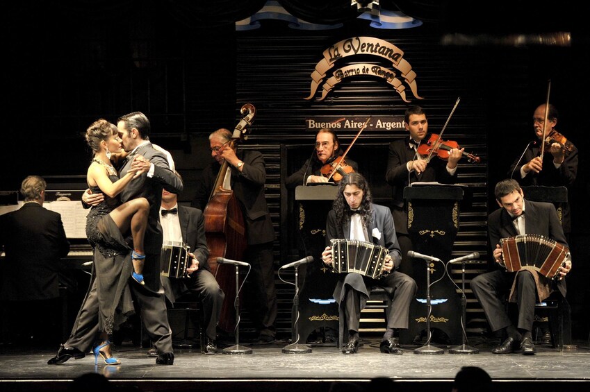 Promo Buenos Aires: Tigre Delta + Dinner & Tango Show 