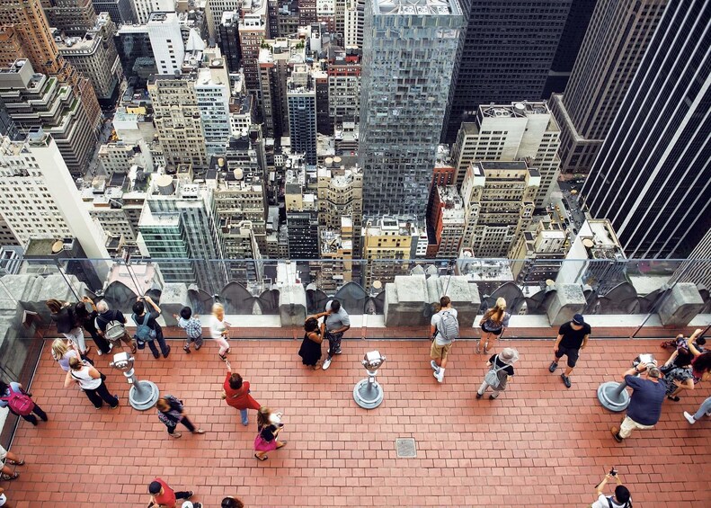 New York : Eat 4 New York Foods & See 30 Sights Walking Tour