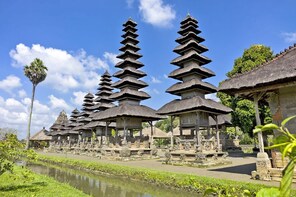 Bali Popular Taman Ayun Tanah Lot Temple Tour