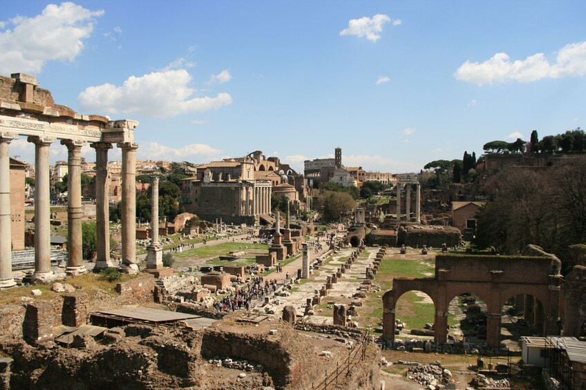Colosseum Skip the line ticket: Self Guided Tour 