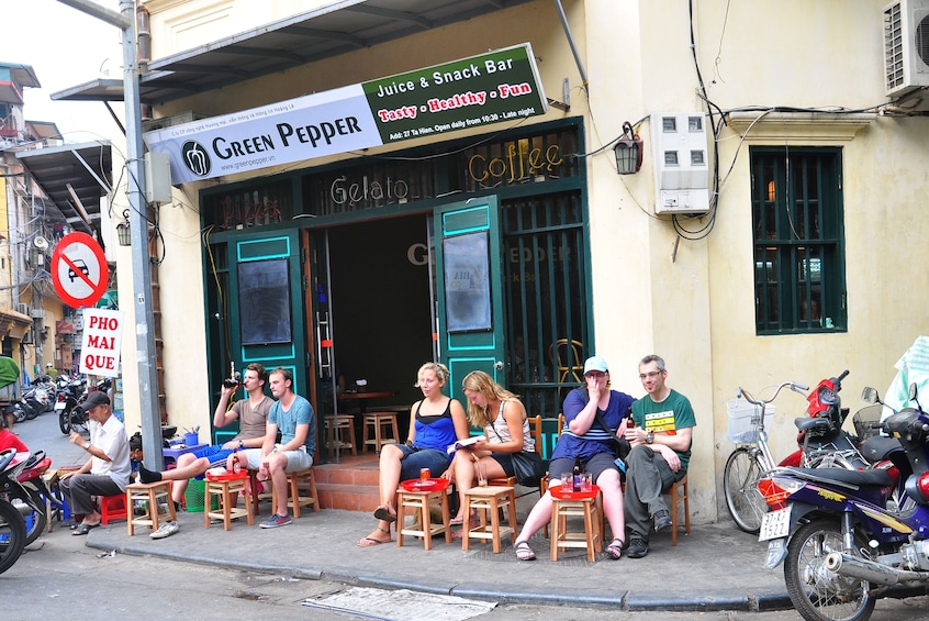 Hanoi Evening Water Puppet Show, Street Food & Walking Tour