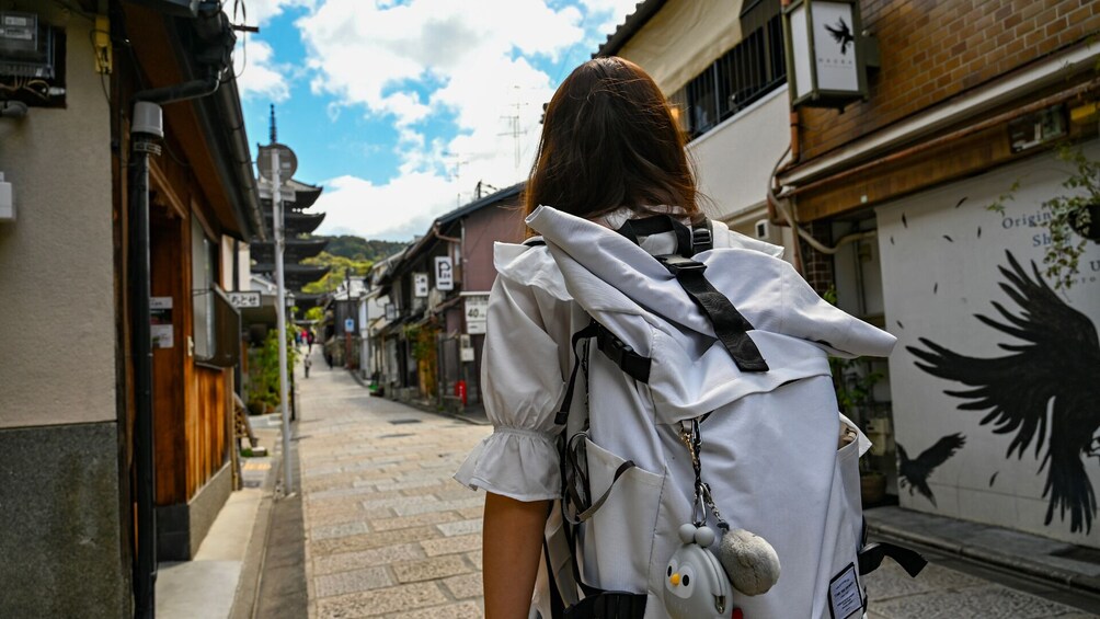 Private Tour of Gion: Explore Kyoto’s Geisha District with a Local Host