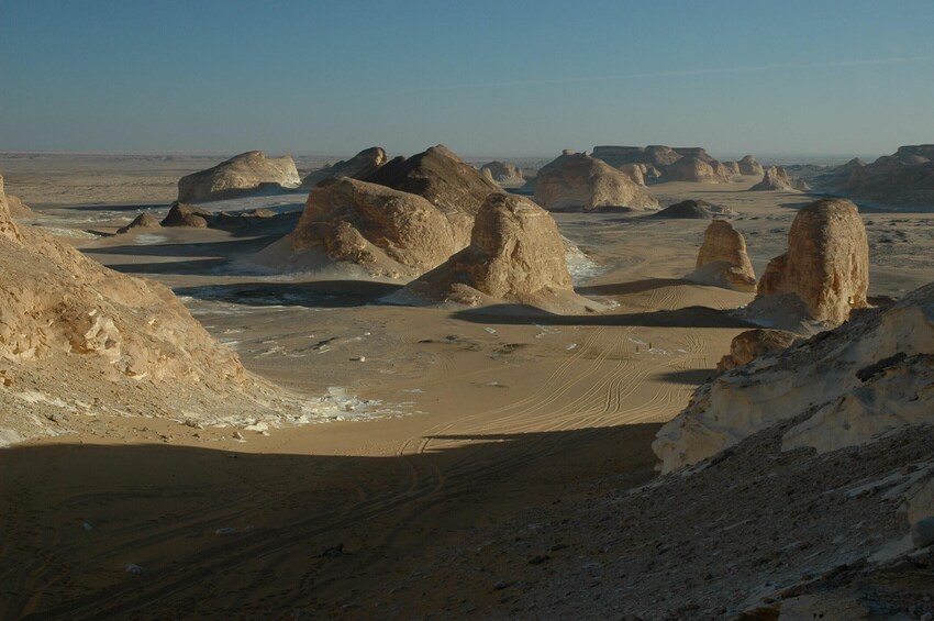 4 Days White Desert and Bahariya Oasis Tour