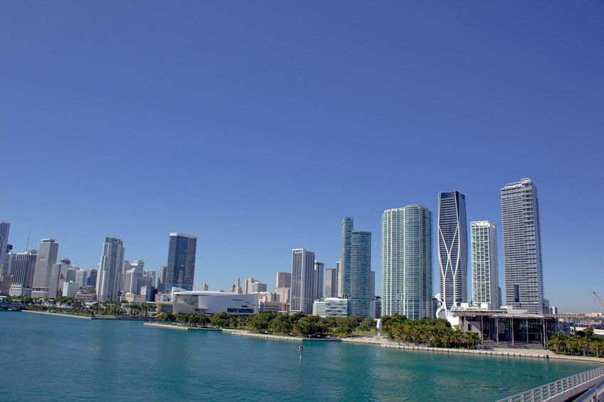 AMAZING MIAMI TOUR BUS & BOAT