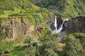 4 Day Private Sightseeing Tour Cotopaxi Quilotoa Devil