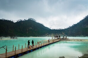 Bandung:Kawah Putih,Patenggang Lake&Cibaduyut Shopping Tour