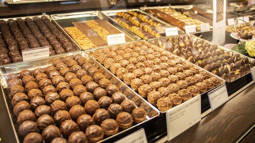 Zurich: Chocolate Tasting and Walking Tour with a Local