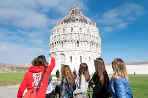 Pisa Small Group Sightseeing Tour with Local Snacks