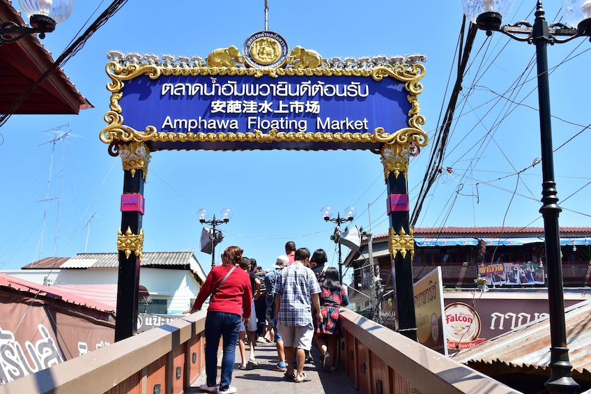 Amphawa Floating Market & Maeklong Market Small Group Tour