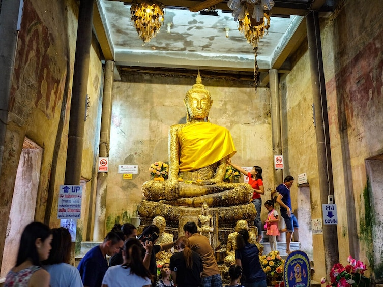 Amphawa Floating Market & Maeklong Market Small Group Tour