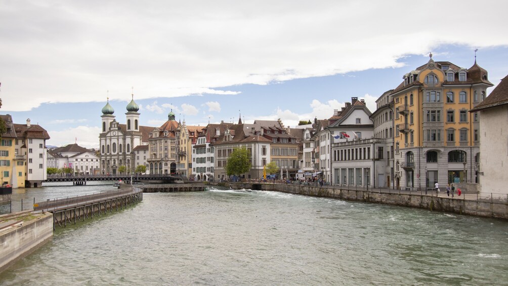 1 Hour Private Walk of Lucerne with a Local