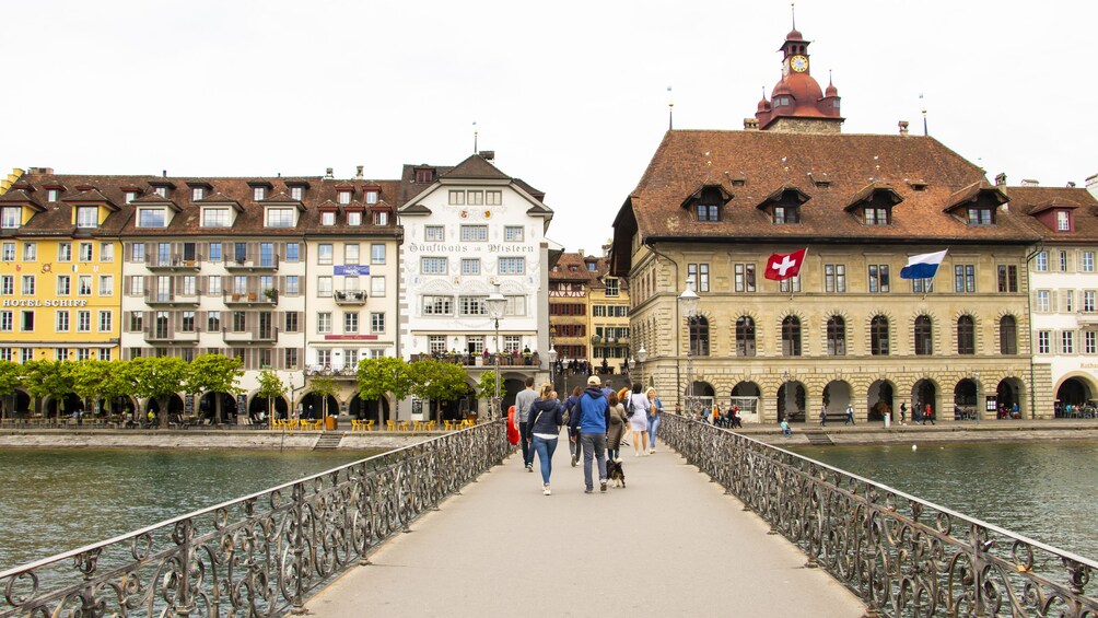 1 Hour Private Walk of Lucerne with a Local