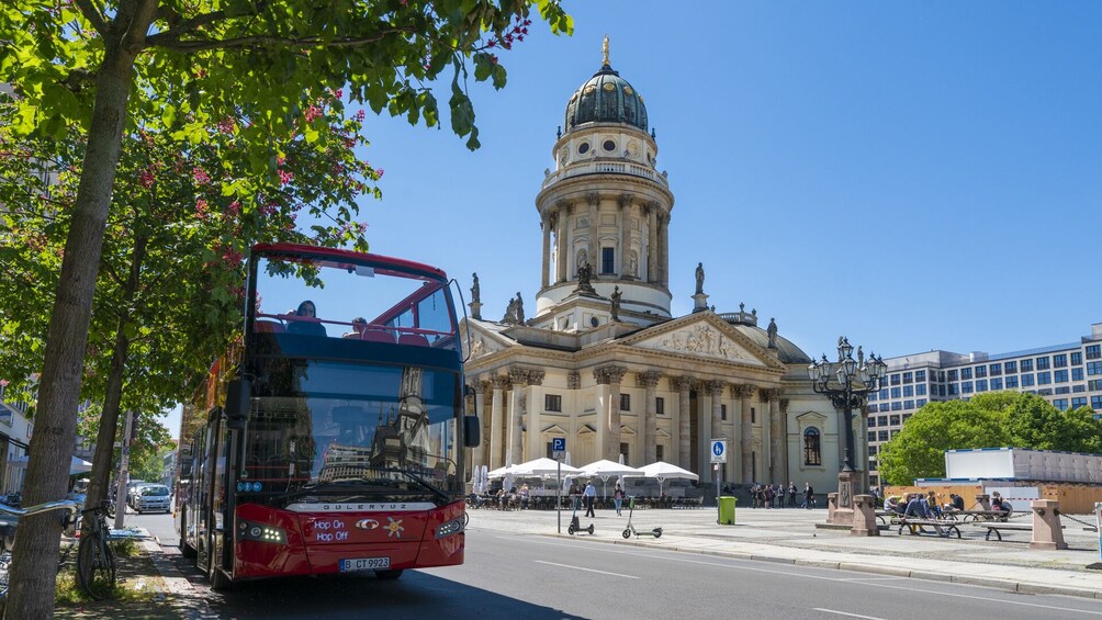 Red Sightseeing Berlin Hop-On Hop-Off Bus with Boat Option