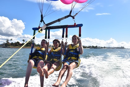 Gold Coast Parasailing - Triple / 3 Participants