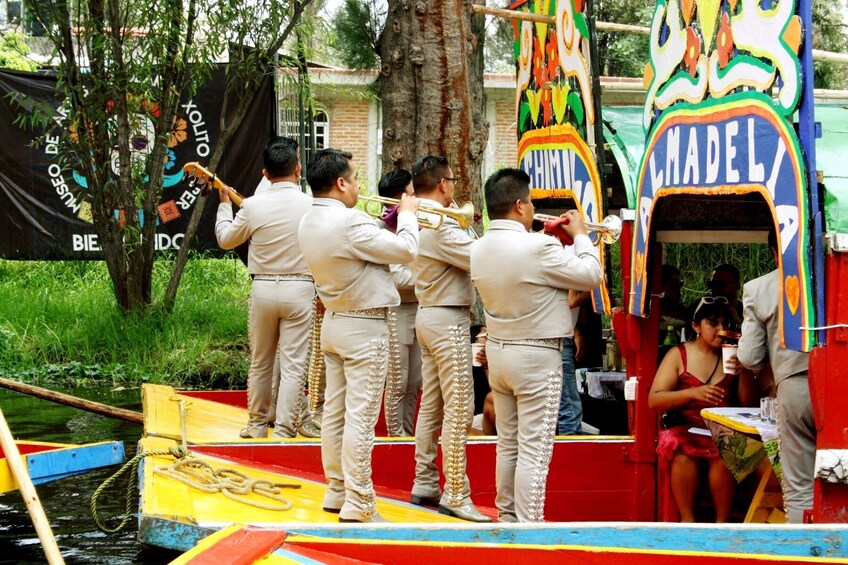 Discover Xochimilco, Coyoacán and Frida Kahlo Museum