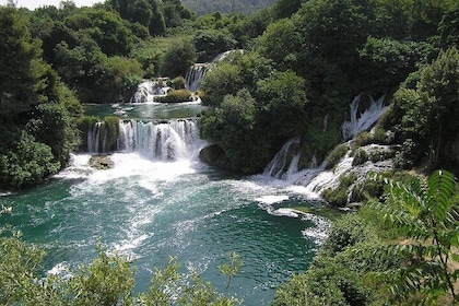 Delad till Krka-vattenfall - Privat dagstur med gratis omkörning
