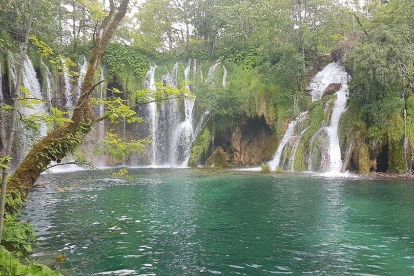 Private Day Trip From Split To plitvice Lakes And End in Zagreb