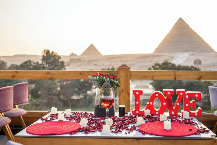 Private Dinner With Pyramids View at Great Pyramid Inn - Transfers Included
