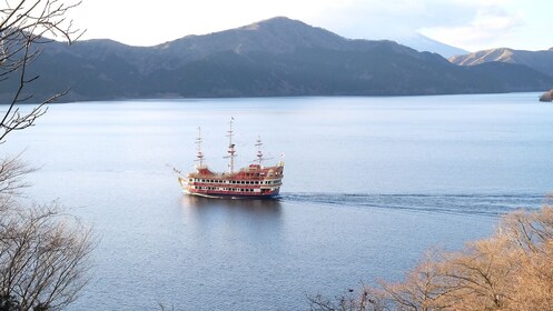 Tokyo Hakone Tour: Pirate Ship, Owakudani, Hakone Onsen