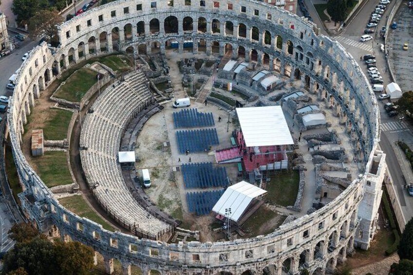 Show item 2 of 2. pula