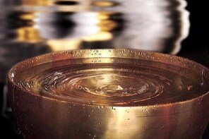 SINGING BOWLS SOUND AND VIBRATION BATH (DURATION: 40MIN)