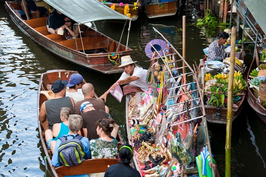 Private Train Market & Damnoen Saduak Floating Market Tour