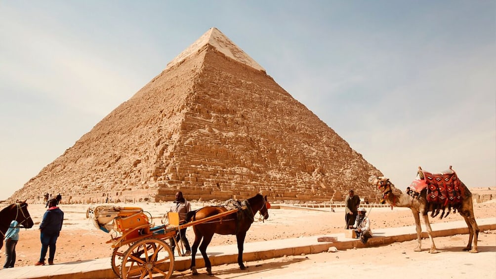 Giza Pyramids Half Day Tour With Horse Carriage Ride