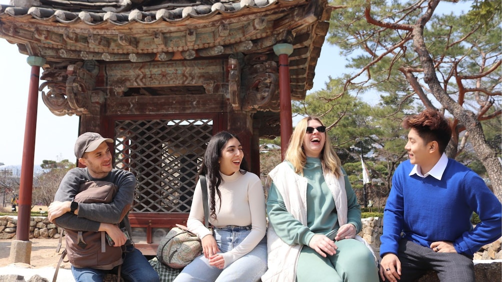 Private & Personalised Seoul Tour: Highlights & Hidden Gems with Local Host