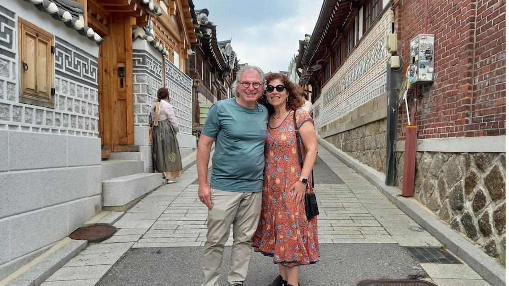Private & Personalised Seoul Tour: Highlights & Hidden Gems with Local Host