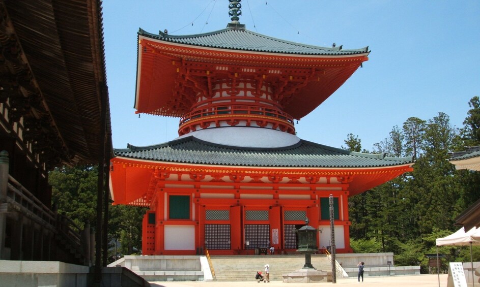 From Osaka: Koyasan and Okunoin One Day Tour