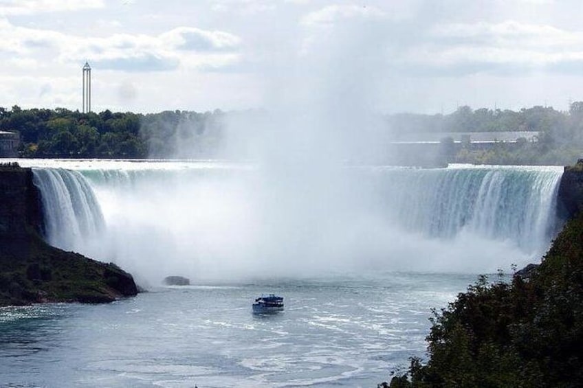 Show item 4 of 6. Niagara Falls Platinum Tour from Toronto with Cruise and Lunch