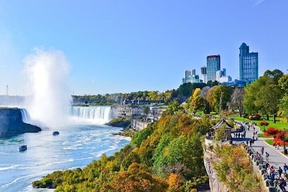 Niagara Falls Day Tour from Toronto with Boat, Lunch& Winery Stop