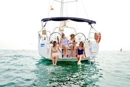 Barcelona Private Sailing with Open Bar & Snacks