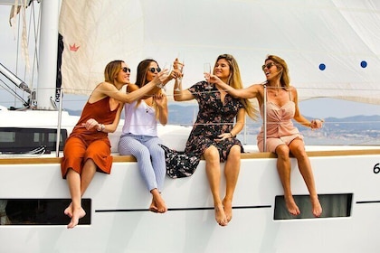 Barcelona Private Sailing with Open Bar & Snacks
