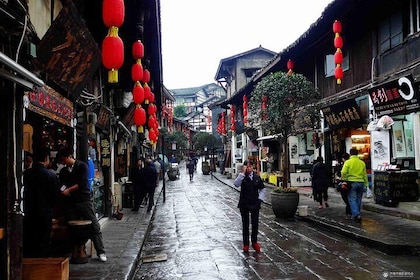 All-inclusive Private Day Tour to Ciqikou, Three Gorges Museum etc. in Chon...