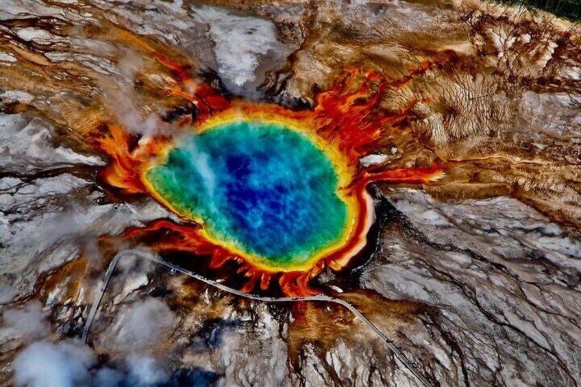 Private All-inclusive Yellowstone Lower Loop”The Volcano” Tours 