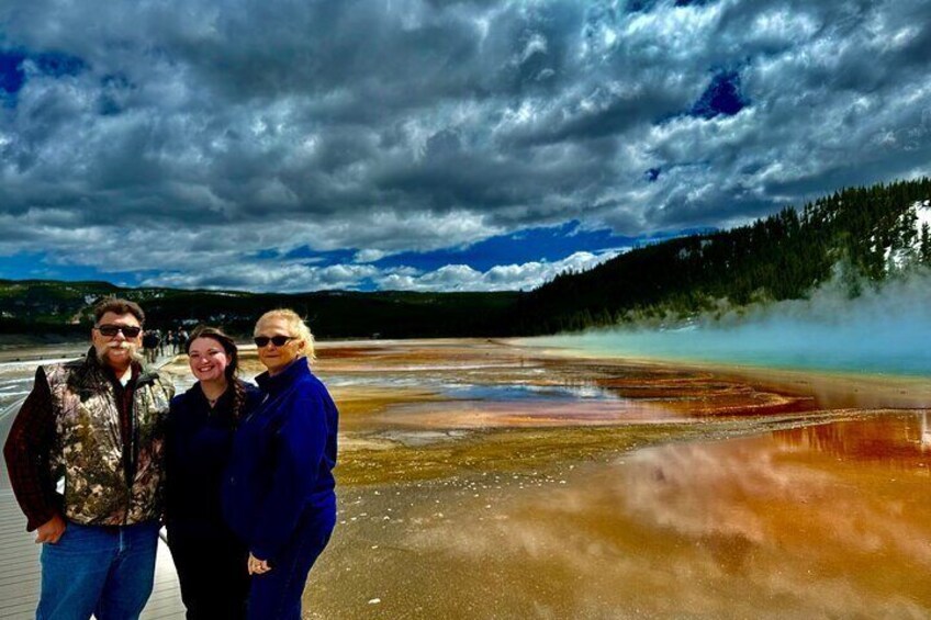 Private All-inclusive Yellowstone Lower Loop”The Volcano” Tours 