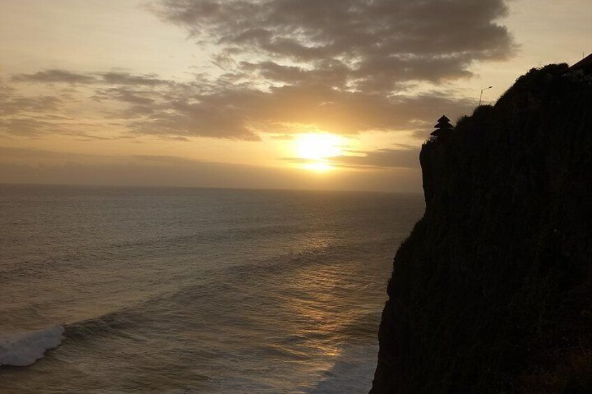 uluwatu cliff and temple