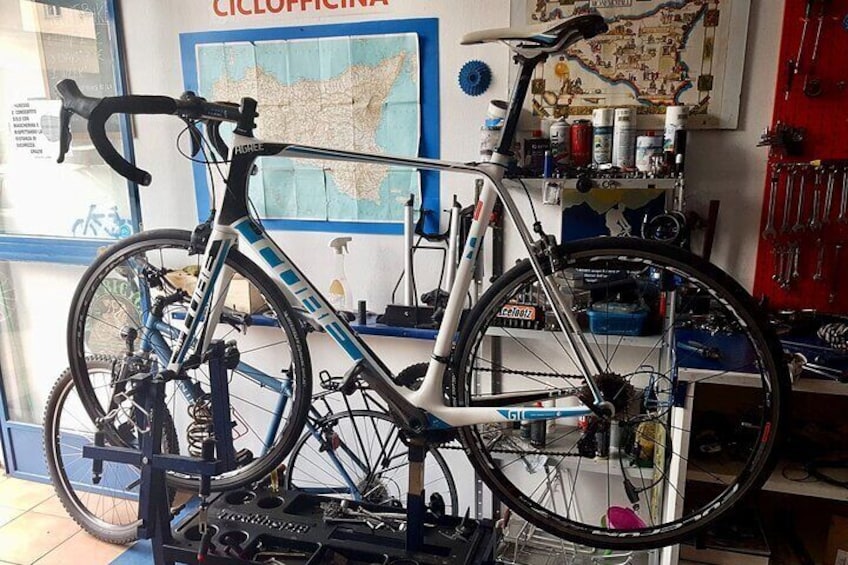 Rent a Carbon or Aluminum Road Bike in Sicily