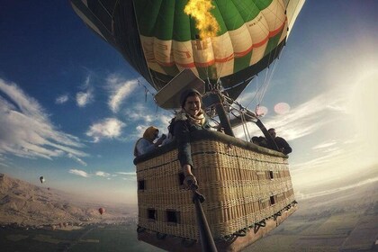 Luxuriöse Heißluftballonfahrt in Luxor