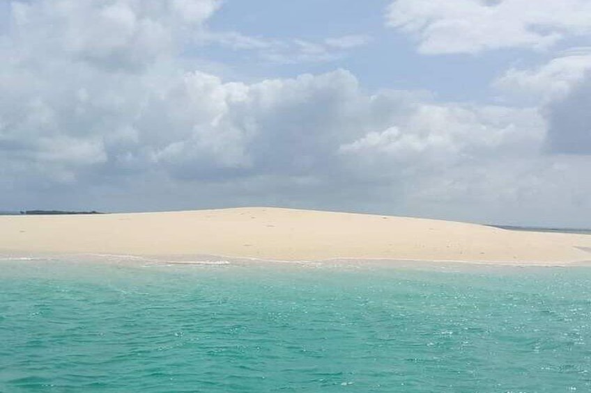 Kwale Island Dhow Sailing Tour from Zanzibar with Seafood Lunch