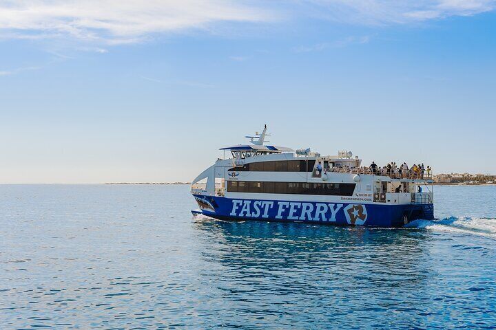 Fuerteventura: Ferry ticket to Lanzarote with free wifi
