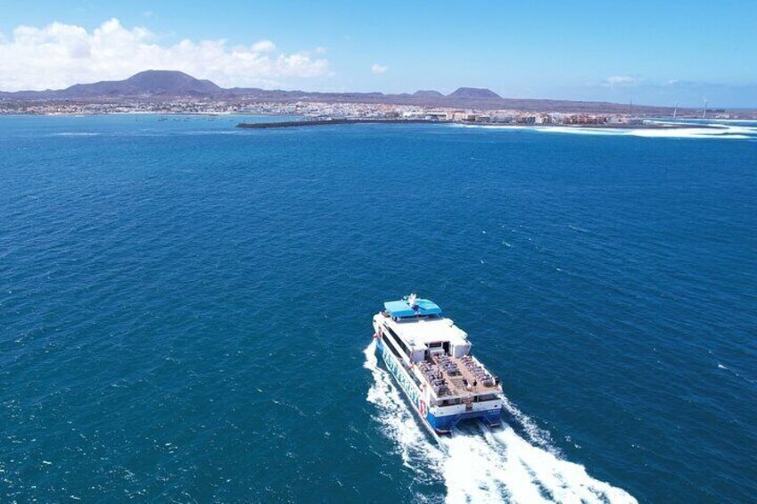 Fuerteventura: Ferry ticket to Lanzarote with wifi
