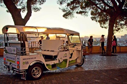 Visita privada de 1 horas por la ciudad de Lisboa Tuk-Tuk