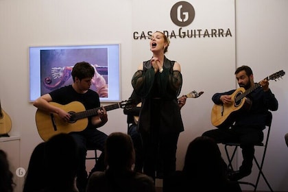 Fado bei Casa da Guitarra