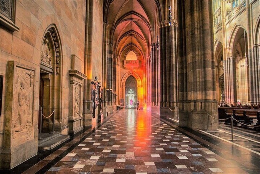 Skip the Line: Prague Castle Ticket and Introductory Overview