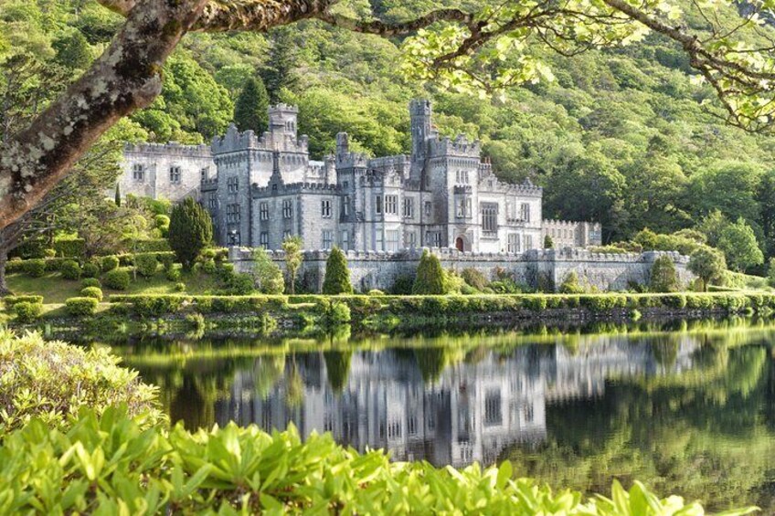 Connemara Day Trip from Galway: Kylemore Abbey and Ross Errily Friary
