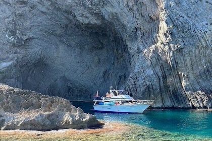 Mallorca Boat "Premier" Tour inkl Drycker, Tapas, SUP & Snorkel