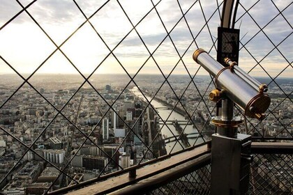 Eiffel Tower Access to 2nd Floor & Summit with Host by Lift